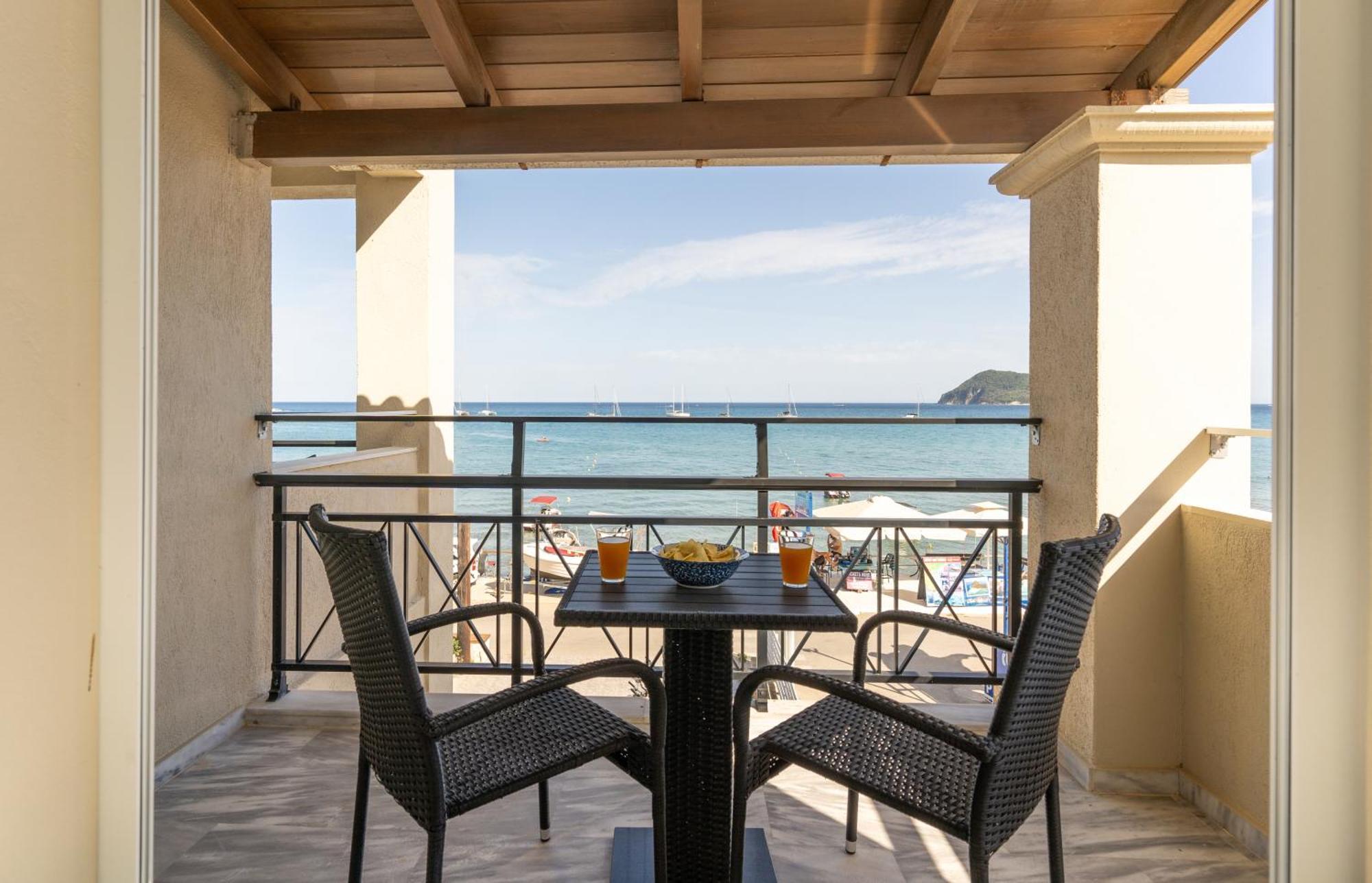 George Beachfront Apartments Lithakia  Room photo